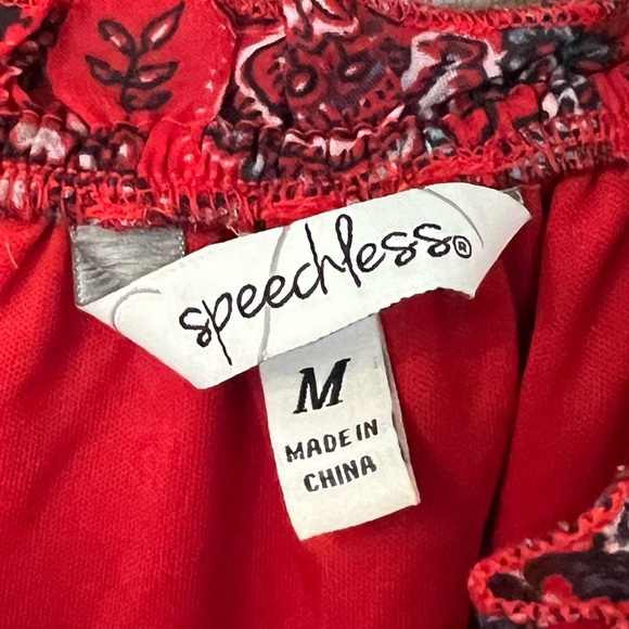 Beautiful red floral crop dress with shorts. - Picture 4 of 4